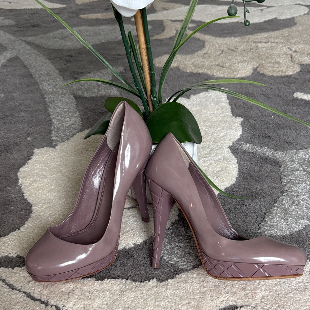 Burberry Women's Heels in Taupe